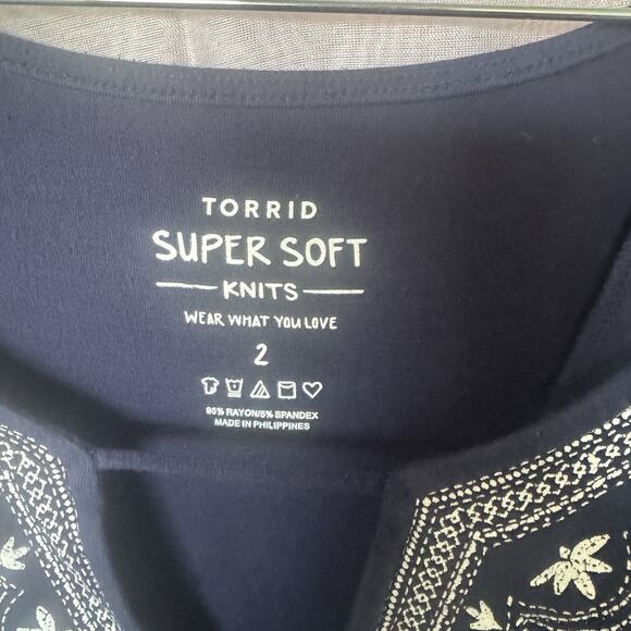 Torrid Size 2 Knit Blue Boho Dress With White Embroidery Midi - Picture 3 of 8